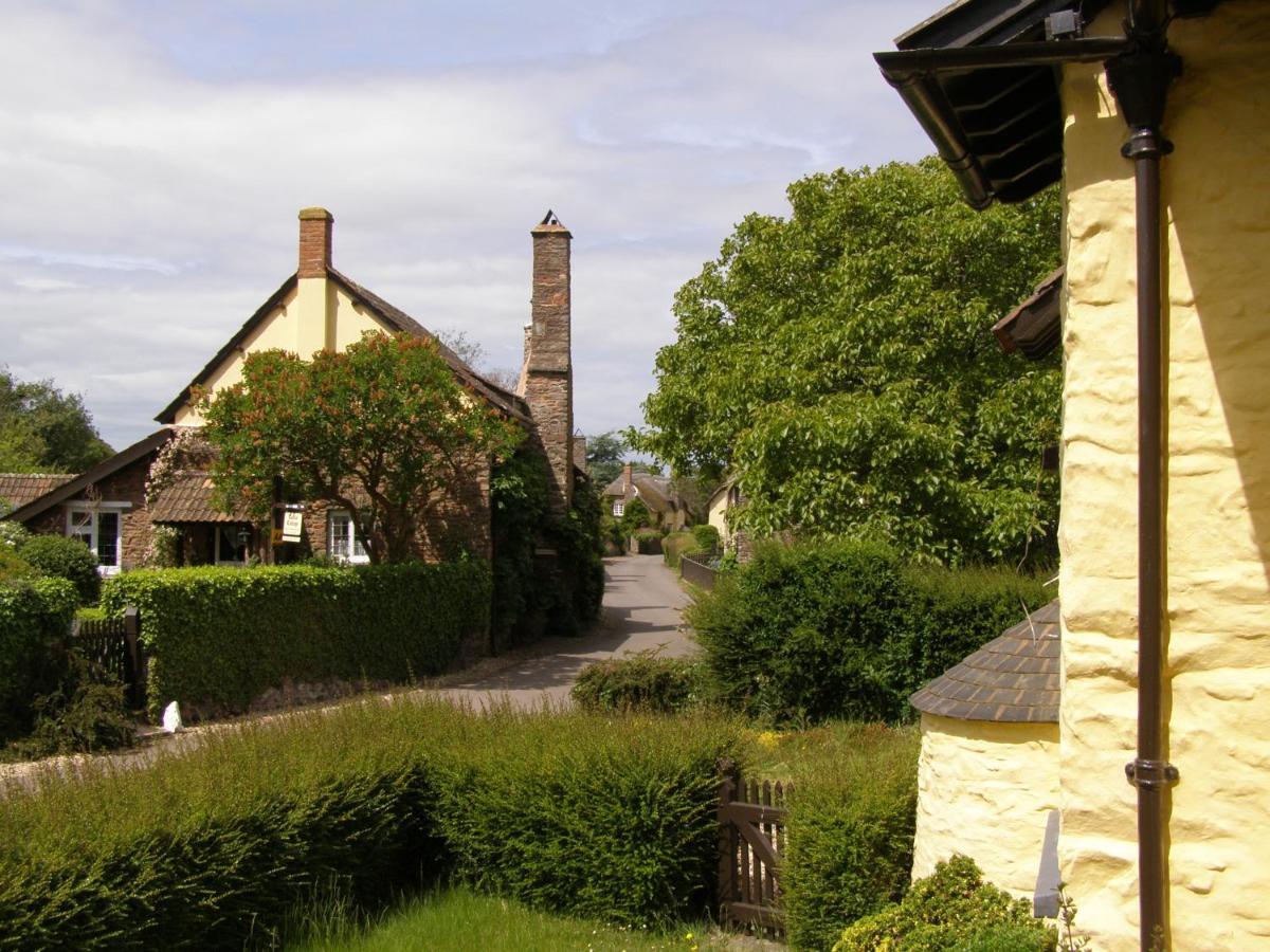 Tudor Cottage Bossington Bagian luar foto